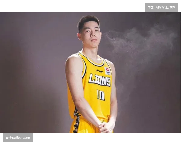 【2026年4月CBA联赛·人物·消息朱俊龙在训练中扭伤脚踝，预计将缺席下一场比赛